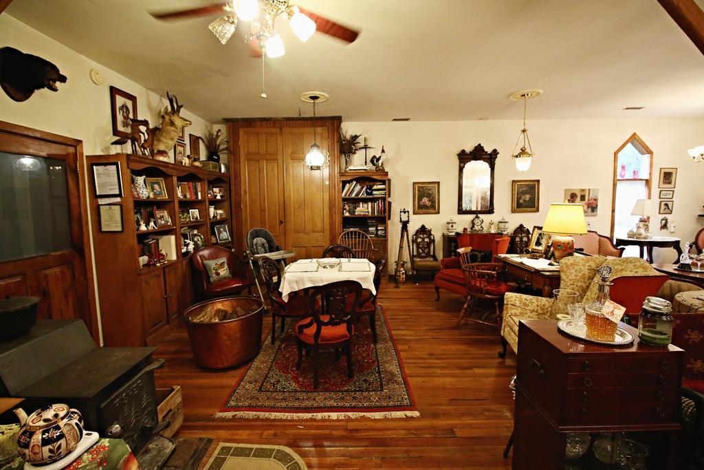 Ebenezer House Bed & Breakfast Burtonsville Esterno foto