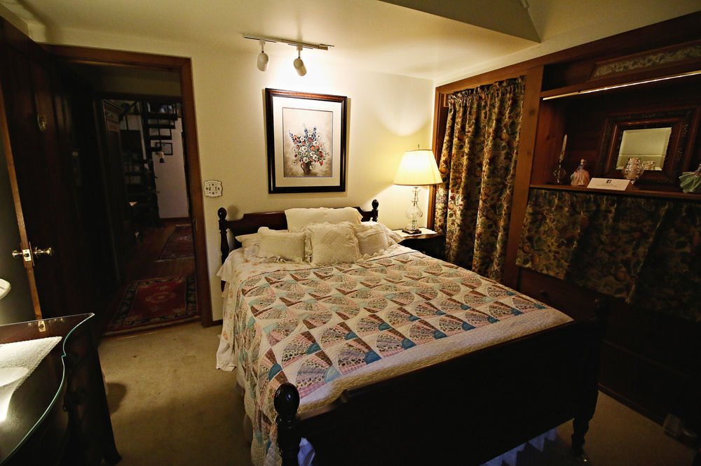 Ebenezer House Bed & Breakfast Burtonsville Esterno foto