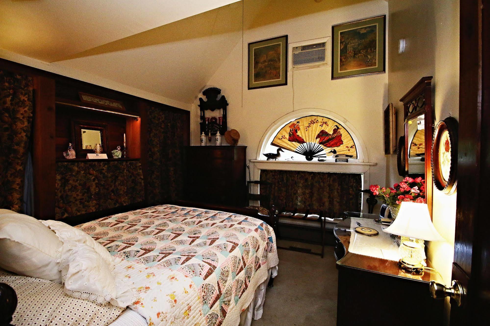Ebenezer House Bed & Breakfast Burtonsville Esterno foto
