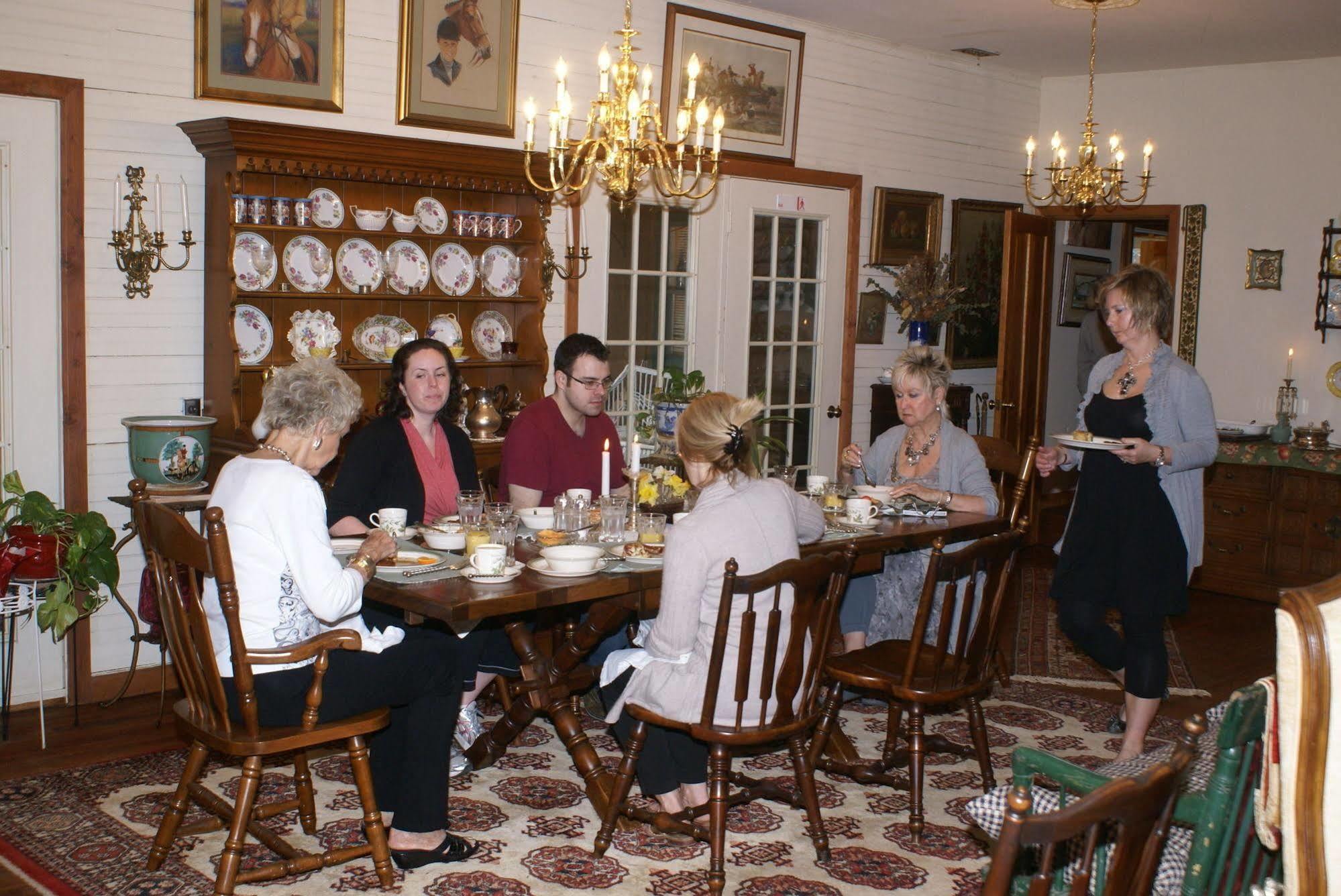 Ebenezer House Bed & Breakfast Burtonsville Esterno foto